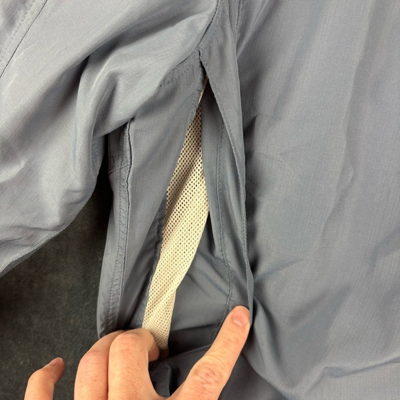 Simms Women’s Guide Series Fishing Outdoor ventilated Shirt in Gray Sz Small - Picture 8 of 13